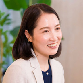 飯田 亜子 氏